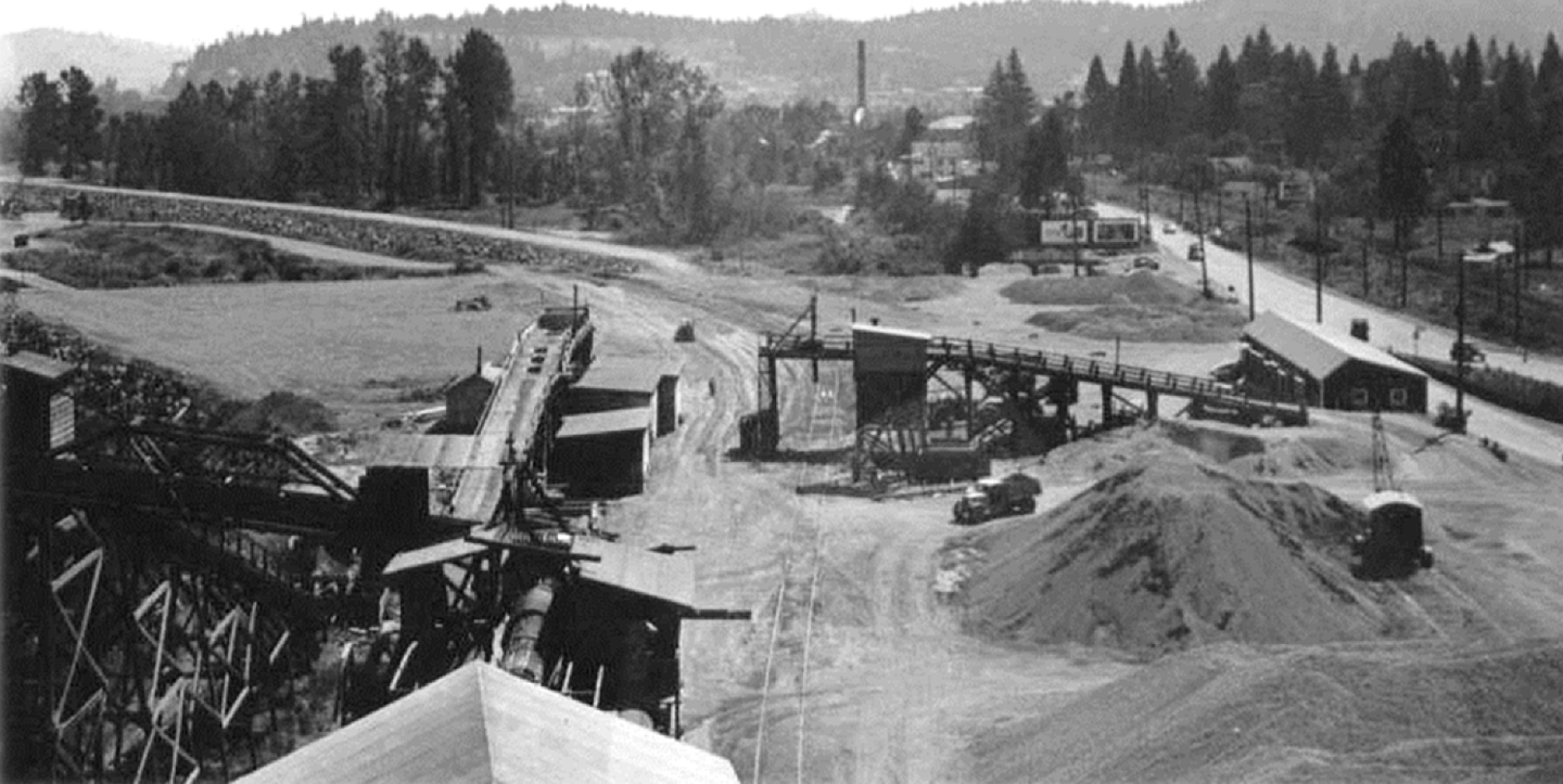 Eugene Sand & Gravel operation at the WRNA circa 1942