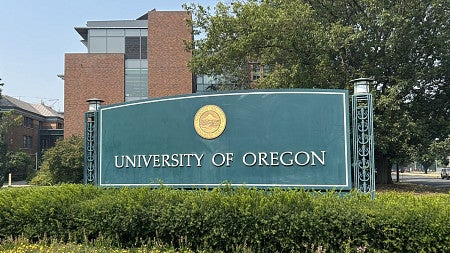Agate and Franklin UO Gateway sign