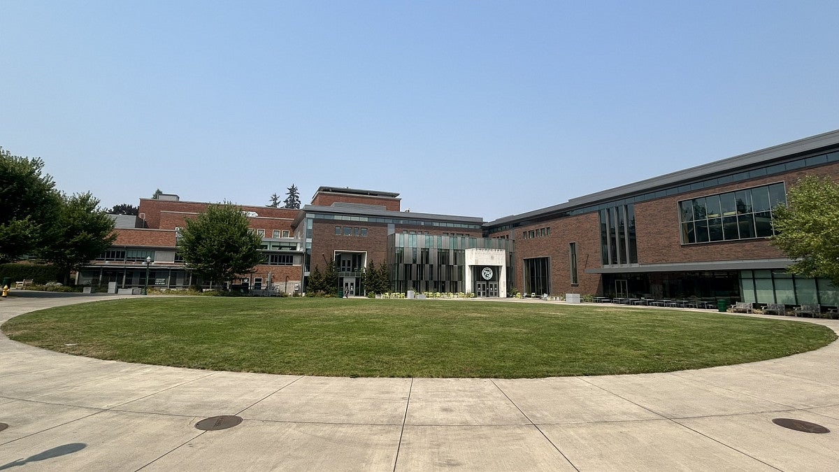 South East facade of the EMU and the EMU Green.